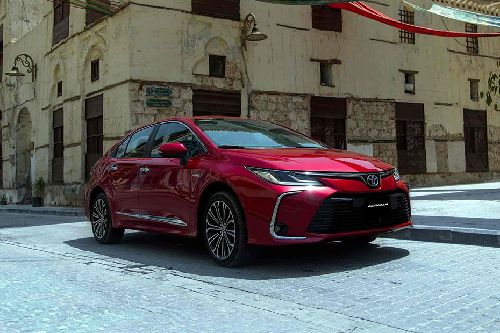 Toyota Corolla Front Cross Side View