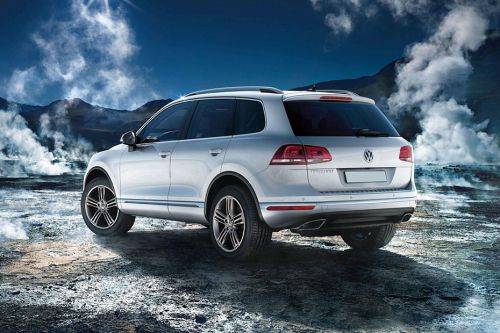 Rear Cross Side View of فولكس فاجن Touareg (2012-2021)