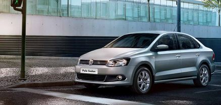 فلكس فاجن Polo Sedan Side Medium View