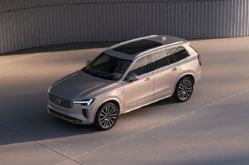 Volvo  XC90 Front angle low view