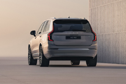 Full Rear View of Volvo XC90
