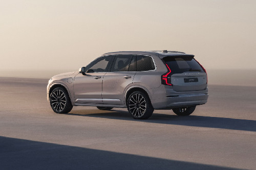 Rear Cross Side View of Volvo XC90