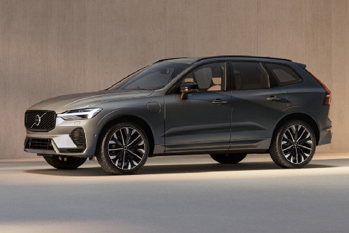Volvo  XC60 Front angle low view
