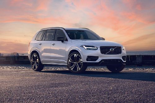 Volvo XC90 Recharge Front Cross Side View