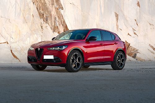 Alfa Romeo Stelvio Front Cross Side View