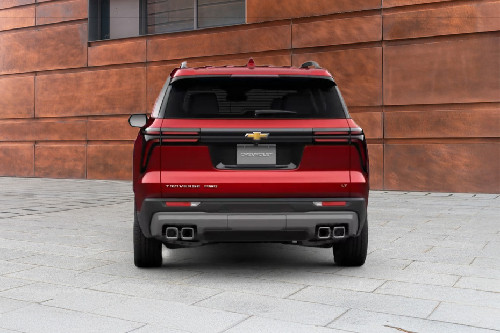 Full Rear View of شفروليه Traverse