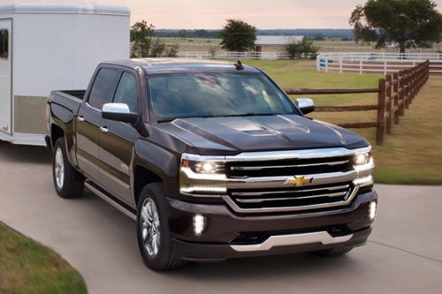 شفروليه Silverado (2023-2024) Front Medium View