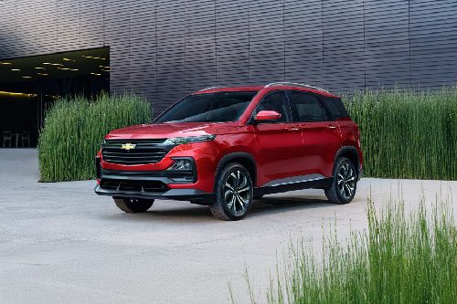 شفروليه كابتيفا Front Cross Side View