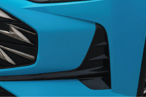 One Front Fog Lamp