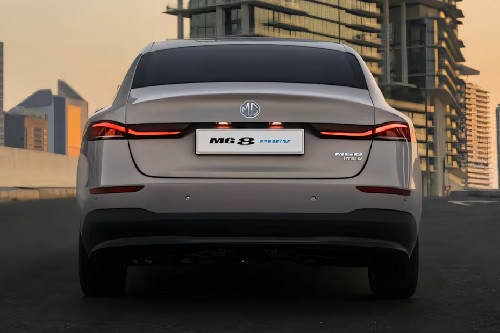 Full Rear View of إم جي 8