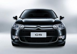 Full Front View of C5 (2022-2023)