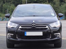 Full Front View of DS 4