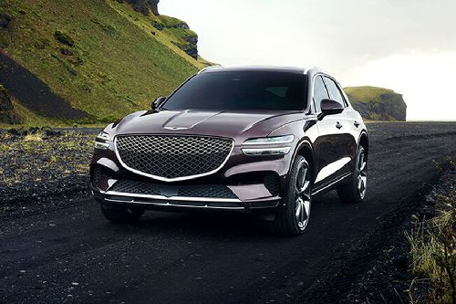 جينيسيس  GV70 Front angle low view
