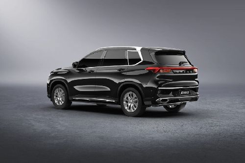 Rear Cross Side View of Maxus D60 Max