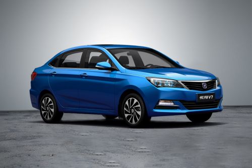 شانجان ALSVIN V7 Front Cross Side View