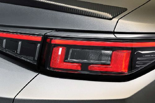 ايدو بلس Tail light
