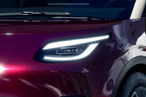 آيون يو تي Headlight