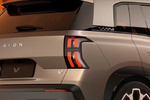 آيون V Tail light