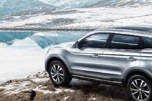 Emgrand X7 Sport Rear angle view