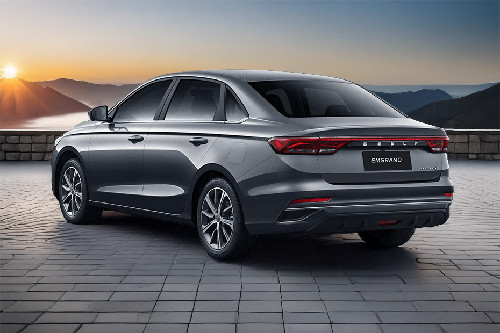 Rear Cross Side View of جيلي إمجراند