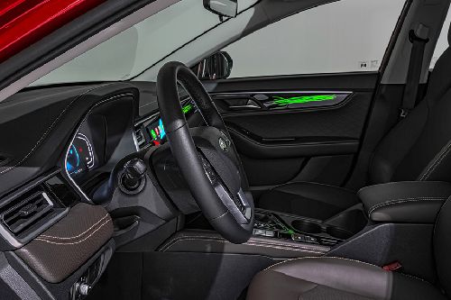 Rear Medium View of JAC J7