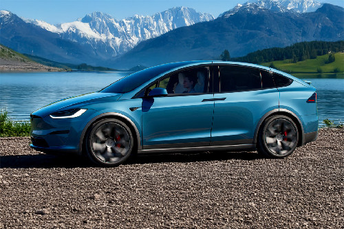 Rear Cross View of تيسلا موديل إكس