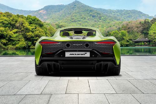 Full Rear View of ماكلارين أرتورا