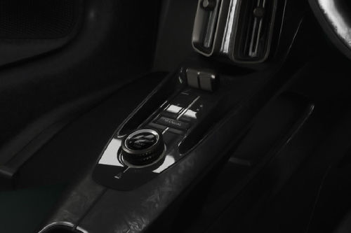 أستون مارتن فالهالا Gear Shifter