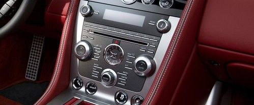 Side AC Controls of أستون مارتن DB9