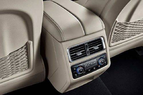 HS7 Rear AC Controls