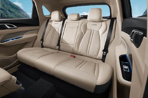 Hongqi HS3 Rear Seats