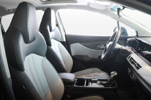 يو 5 بلس Front Seats