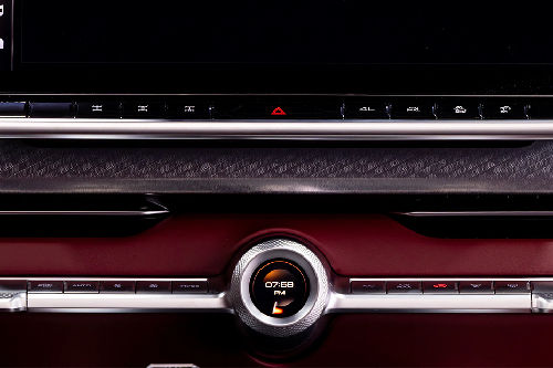 700 Center Console