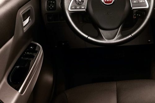 فيات Fullback Drivers Side In Side Door Controls