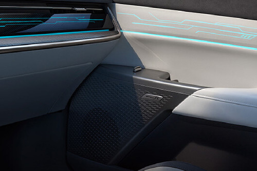 Speakers View of Dongfeng 007