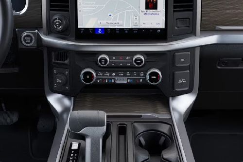 Front AC Controls of فورد F-150 (2025)