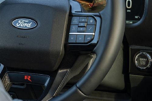 فورد F-150 (2025) Multi Function Steering