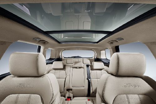 Zotye T700 Front And Rear Seats Together