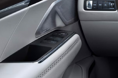 GMC Acadia Drivers Side In Side Door Controls