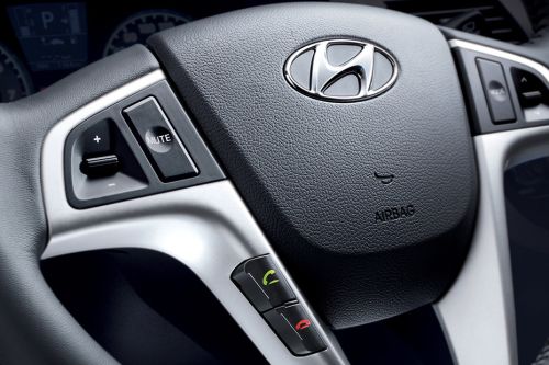 Hyundai Accent 5 DR Multi Function Steering