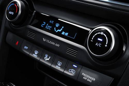 Front AC Controls of هيونداي Kona (2018-2021)