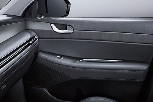 door handle interior of هيونداي Palisade (2022-2023)