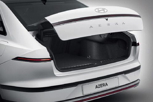 أزيرا Trunk Open