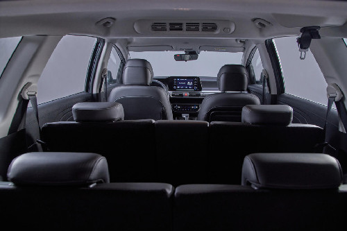 Hyundai Stargazer Front And Rear Seats Together