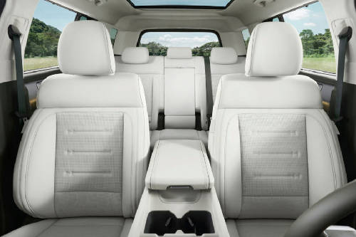 هيونداي سنتافي 2024 Front And Rear Seats Together