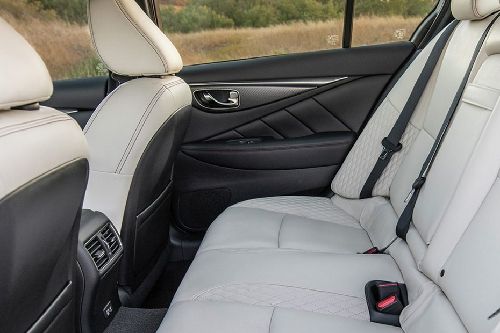 انفنتي Q50 Rear Seats