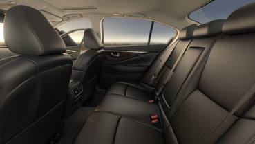 انفنتي Q50 Hybrid Rear Seats