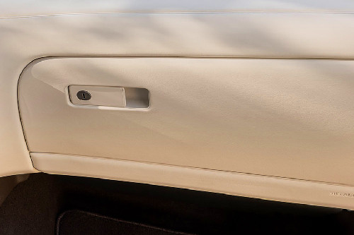 Infiniti QX50 Glove Box