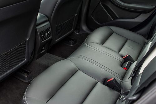 انفنتي QX30 Rear Seats