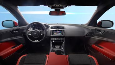 Dashboard View of XE R-Sport